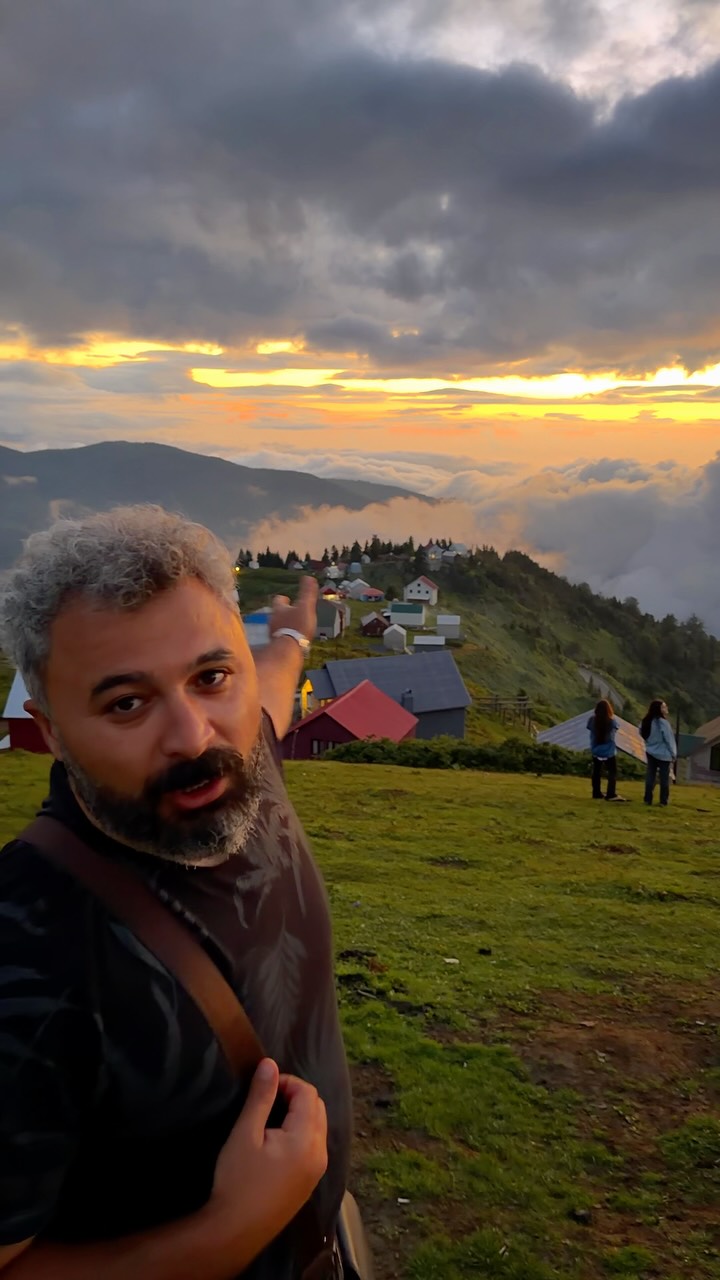 Mən həm də səyahətlə məşğulam. Bu ən çox işimdə özünü biruzə verir😍. Mən gözəll...